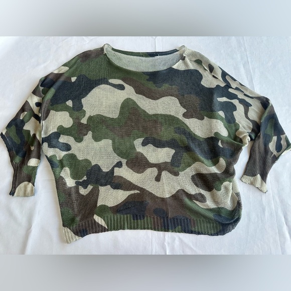 Gigi Moda Mesh Camouflage Sweater Top - Picture 1 of 7